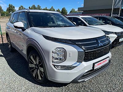 Mitsubishi Outlander PHEV PlugIn Hybrid TOP