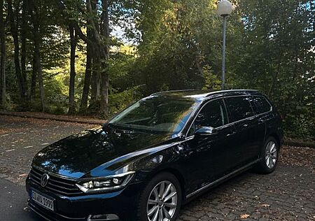VW Passat Variant Volkswagen Passat B8 2.0 TDI Highline, 360°, Alcantara