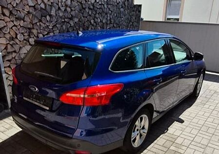Ford Focus 1,5 TDCi 88kW PowerShift Trend Turnier...