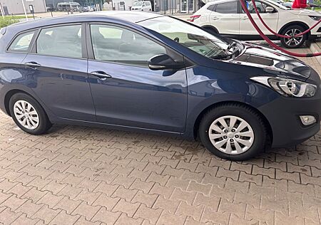 Hyundai i30 1.6 CRDi 81kW Trend DCT Trend