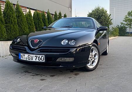Alfa Romeo GTV 2.0 16V 155PS