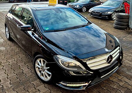 Mercedes-Benz B 250 Leder-Panorama-Navi-Kamera-Insp.Neu!