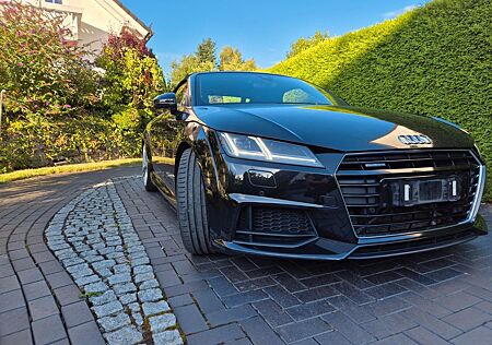 Audi TT Roadster 2.0 TFSI S tronic quattro -