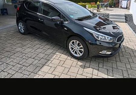 Kia Cee'd / Ceed 1.6 GDI Spirit Spirit tüv neu sehr