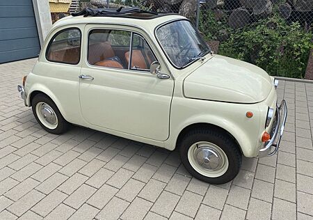 Fiat 500 Oldtimer mit Faltdach