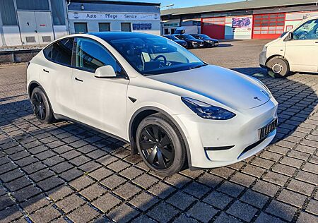 Tesla Model Y LongRange AWD / AHK