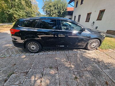 Ford Focus 2,0TDCi 110kW PowerSh. Titanium Turnie...