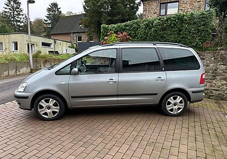 Ford Galaxy GalaxyGhia Aut/Xenon/7Sitze/GSD/PDC/1Hand TüvNeu