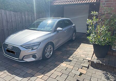 Audi A3 40 TFSI e advanced Sportback silber