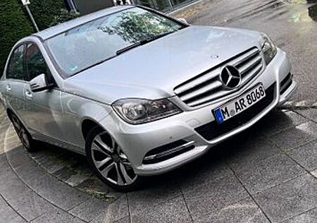 Mercedes-Benz 200