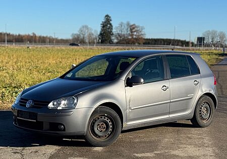 VW Golf Volkswagen V Lim. United