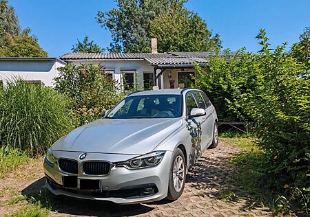 BMW 320d EfficientD. Ed. Touring Advantage