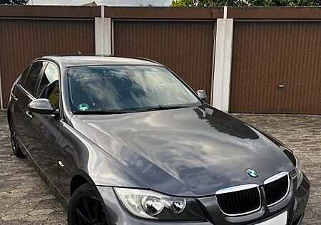 BMW 318i E90 Limousine