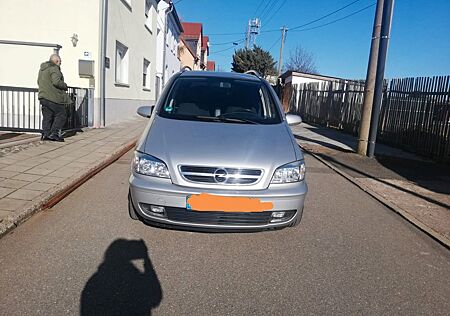Opel Zafira 1.6 -