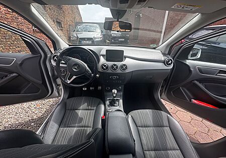 Mercedes-Benz A 180 -