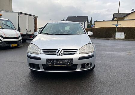 VW Golf Volkswagen V Lim. Trendline , Hagelschaden
