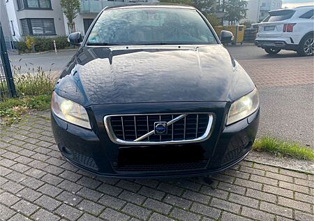 Volvo V70 D5