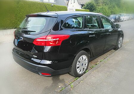 Ford Focus 1,0 EcoBoost 74kW Titanium Turnier Tit...