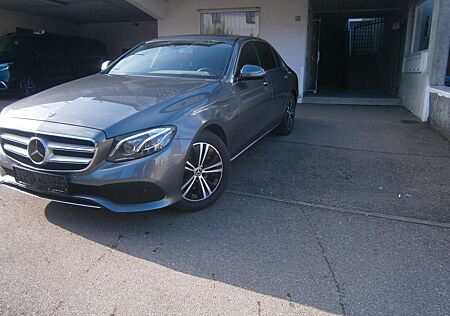 Mercedes-Benz E 220 Lim. d 4Matic Head-up-Display