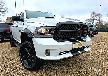 Dodge RAM 5.7 HEMI Offroad 4x4 / 4" Lift / Breit / LED