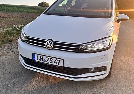 VW Touran Volkswagen R-Line 2.0 TDI Automatik-AHK-Euro6