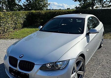BMW 325i E92 mit N52 Motor