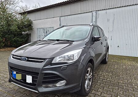 Ford Kuga 1.5 Titanium| Keyless| SHZ | PDC | AHK