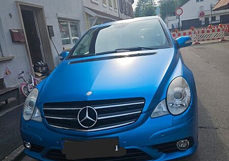 Mercedes-Benz 320