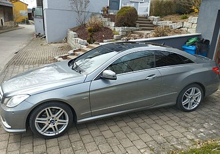 Mercedes-Benz E 350 Coupé CDI BlueEFFICIENCY