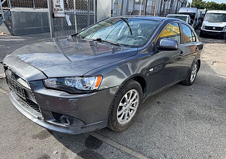 Mitsubishi Lancer 1.6 WHatsApp 004917670842236