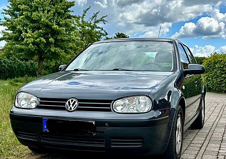VW Golf Volkswagen 1.4 16v TÜV NEU