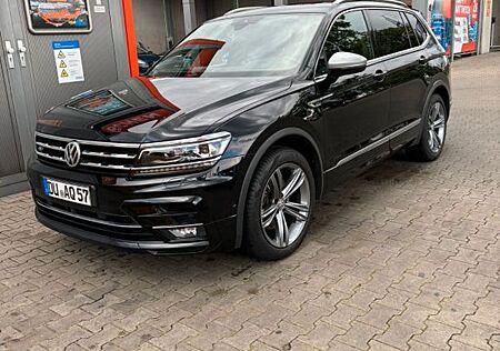 VW Tiguan Allspace Volkswagen 2.0 TDI R-Line 7 Sitzer 4MOTION