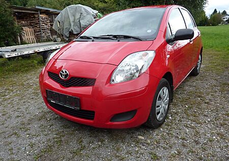 Toyota Yaris 1,0-l-VVT-i Cool Ahk