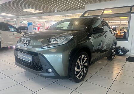 Toyota Aygo (X) Pulse Automatik erst 13000 KM
