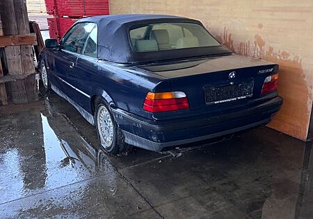 BMW 320i Cabrio Automatik Leder beige