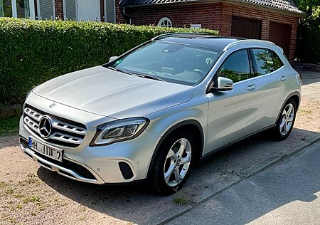 Mercedes-Benz GLA 180 7G-DCT Urban|Pano|Sitzhzg.|Tempom|Navi