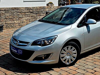 Opel Astra J Edition REIFEN+ KLIMASERVICE NEU