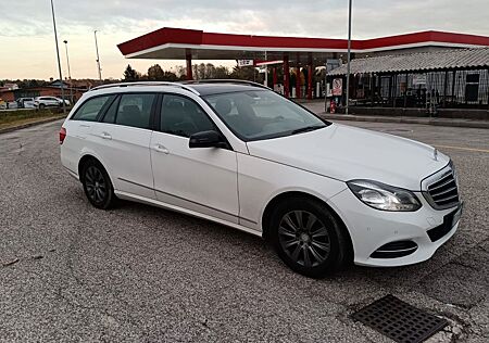 Mercedes-Benz E 220 BlueTEC 4MATIC T Autom. -