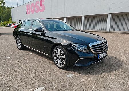 Mercedes-Benz E 220 d T Autom. -