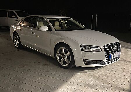 Audi A8 3.0 TFSI 2. Hand lückenlos Scheckhefheft