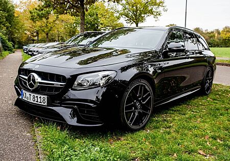 Mercedes-Benz E 63 AMG Mercedes-AMG E 63 4MATIC+ T Autom. ...