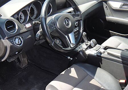 Mercedes-Benz C 200 T-Modell Behindertengerecht abnehmbar