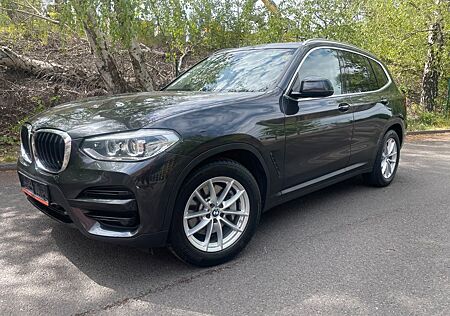 BMW X3 xDrive 30d Advantage Aut. Pano Navi AHK LED