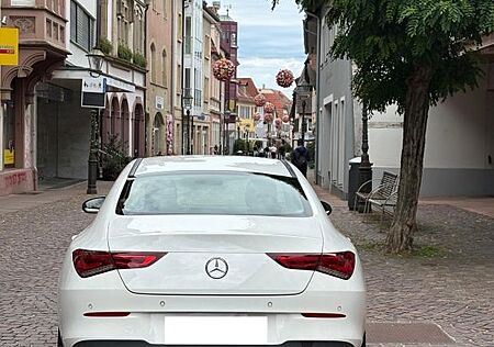 Mercedes-Benz CLA 180 d DCT -