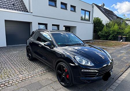 Porsche Cayenne All Black 22 Zoll Bose Top Zustand