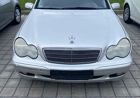 Mercedes-Benz 200