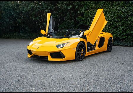 Lamborghini Aventador LP700-4/1.Hand/D-Fahrzeug/2016/Scheckheft/Carbon