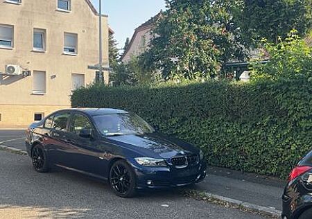 BMW 320i -