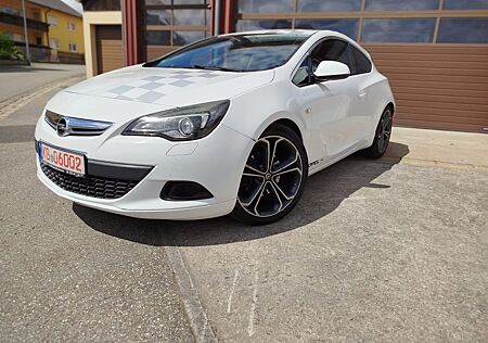 Opel Astra J GTC Innovation