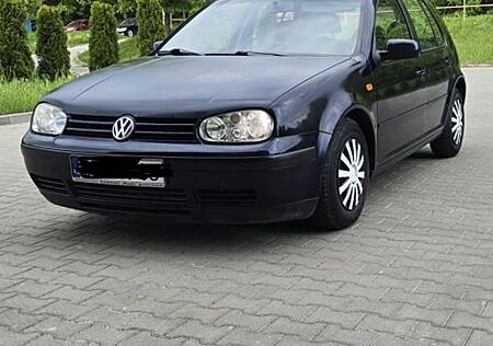 VW Golf Volkswagen 1.4 mit Klima